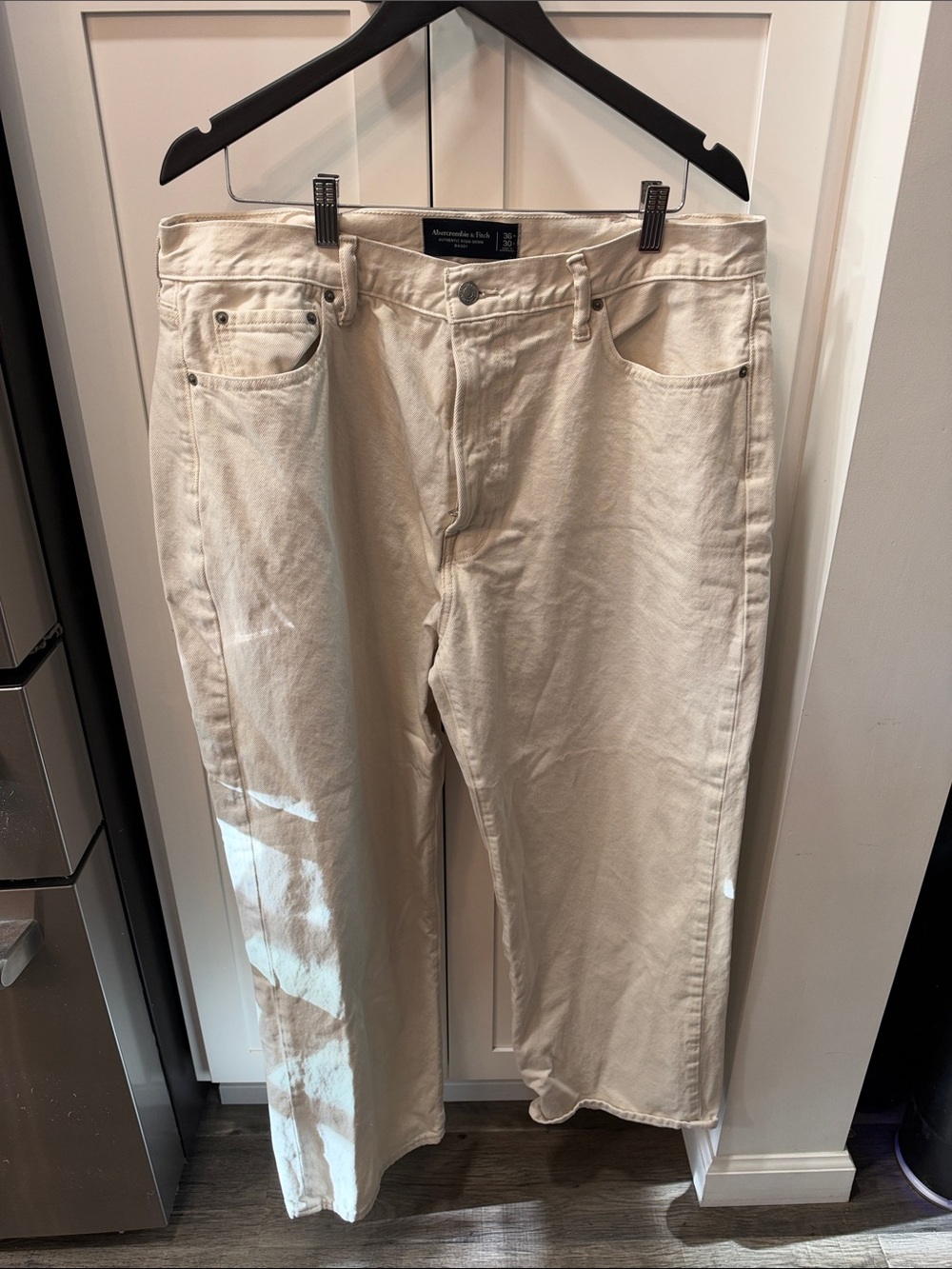 Abercrombie & Fitch Cream Relaxed Men’s Jeans